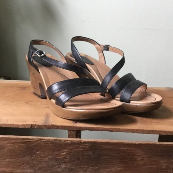 Dansko Shoes - Comfortable Dansko Wedge Sandals, size 9.5/40